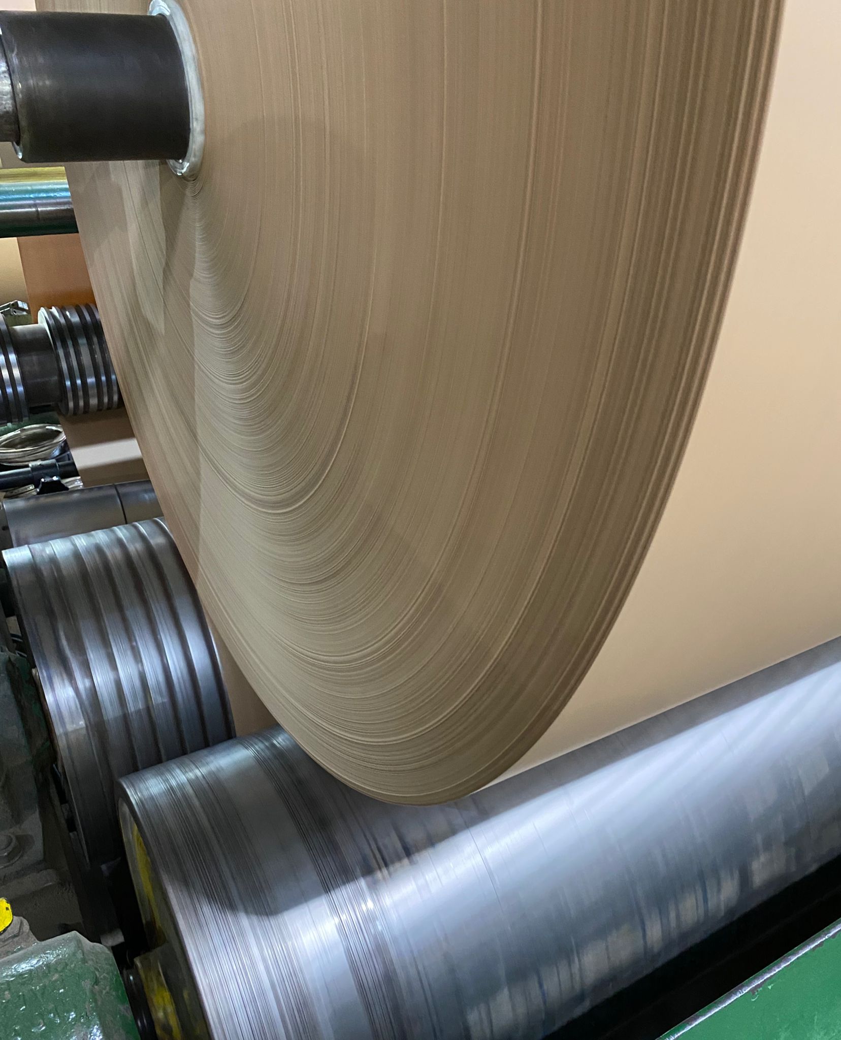 Maquinaria industrial de alta precisión